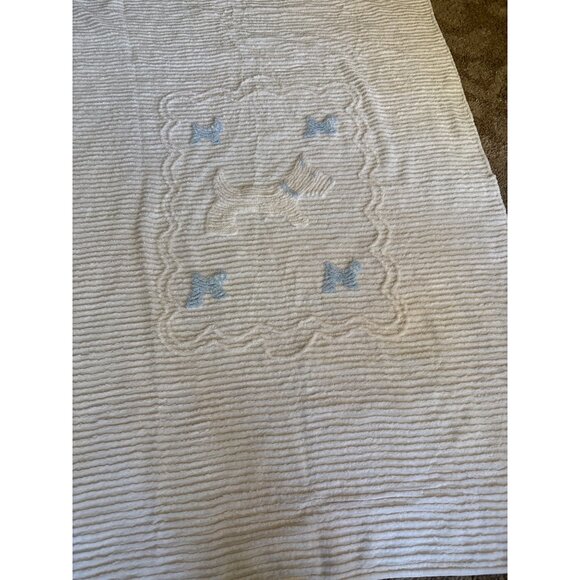 Chenille Bedspread with Scottie Dogs & Blue Bows 45"x66" Vintage - Picture 14 of 16